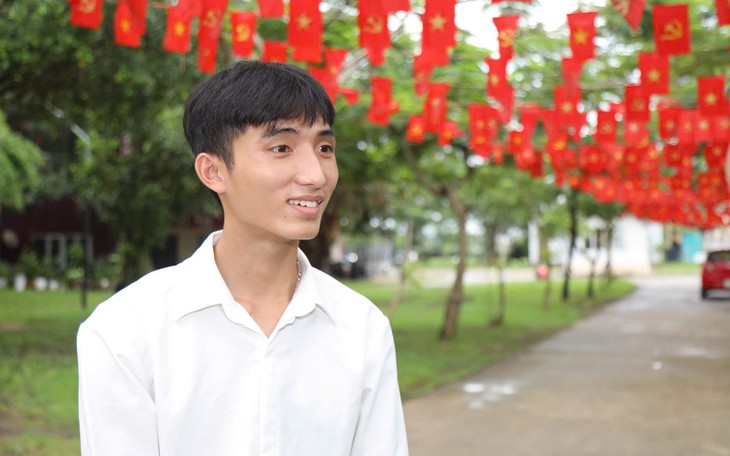 Nữ SV nghèo An Giang ‘thà nhịn đói, không bỏ học’, móc len, gia sư, phụ đãi đám…làm tất   - Ảnh 6.