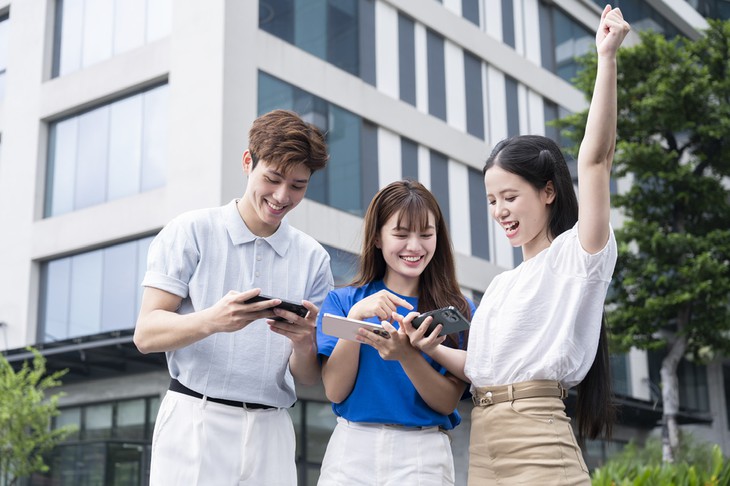 VinaPhone triển khai chương trình ‘Tựu trường Bật Data - Săn quà chất’ - Ảnh 1.