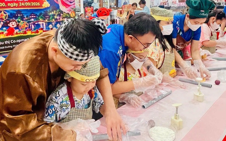 Saigon Co.op nhận cú đúp giải thưởng của TP.HCM trong năm Co.opmart tròn 30 tuổi - Ảnh 2.