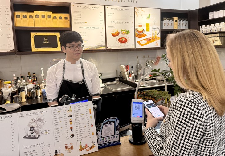 Chỉ khoảng 6% điểm chấp nhận thanh toán mã QR cho du khách quốc tế - Ảnh 1.