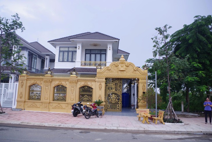 Trộm tiền của vợ cũ , Phạm Thanh Sơn bị bắt vì đá gà ở Campuchia - Ảnh 1.