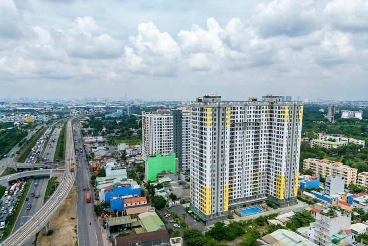 Hết thời hạn sử dụng người dân vẫn còn nhà chung cư - Ảnh 1.