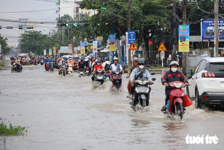 Hình ảnh triều cường ở mức báo động 3, gây ngập nhiều nơi ở Cần Thơ - Ảnh 1.