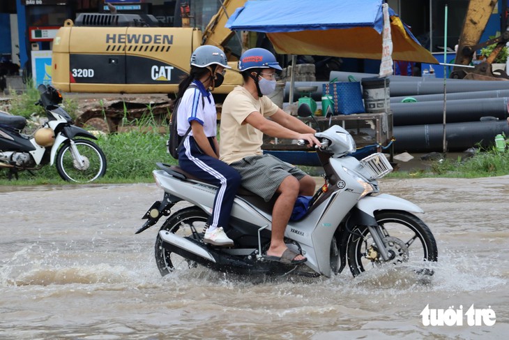Hình ảnh triều cường ở mức báo động 3, gây ngập nhiều nơi ở Cần Thơ - Ảnh 4.