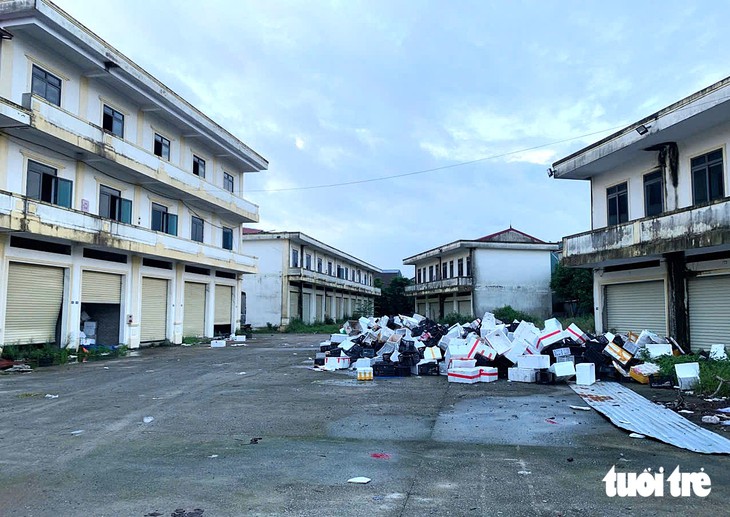 Vì sao gần 100 ki ốt tại chợ đầu mối đầu tư 141 tỉ đồng vẫn bỏ trống - Ảnh 2.