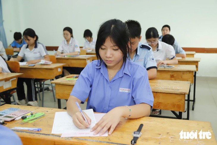 Thi lớp 10 chỉ còn toán, văn: Giảm môn thi nhưng có giảm áp lực? - Ảnh 1.