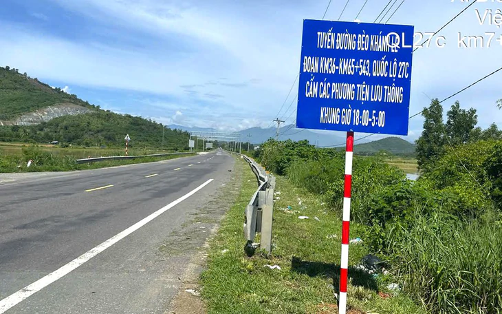 Dừng xe theo từng đợt trên đèo Khánh Lê , người dân chú ý lộ trình - Ảnh 3.