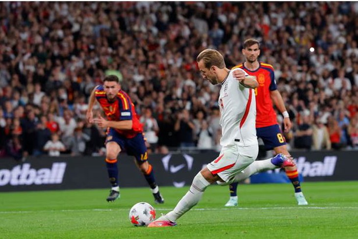 2 sai lầm chết người và quả phạt đền hỏng của Harry Kane khiến tuyển Anh thua đau trước Tây Ban Nha - Ảnh 1.