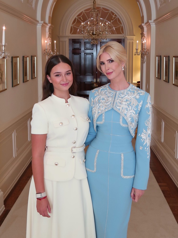 Ivanka Trump diện váy nhà mốt Trung Quốc đón tiếp ông Tập Cận Bình - Ảnh 2.
