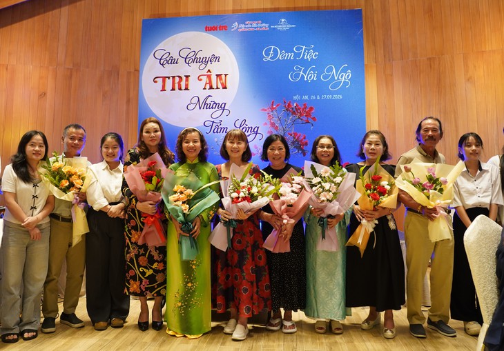 Hội tụ 80 nhà hảo tâm xứ Quảng: Không chỉ trao học bổng, còn nuôi nhiều tân SV nghèo hết bậc đại học - Ảnh 1.