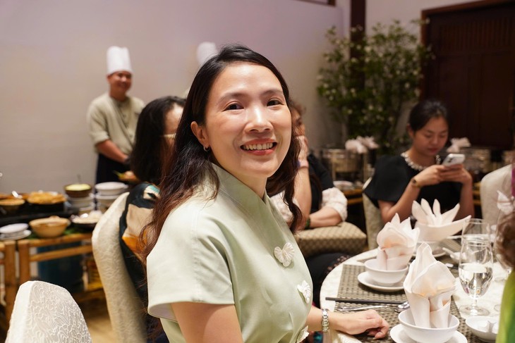 Hội tụ 80 nhà hảo tâm xứ Quảng: Không chỉ trao học bổng, còn nuôi nhiều tân SV nghèo hết bậc đại học - Ảnh 11.