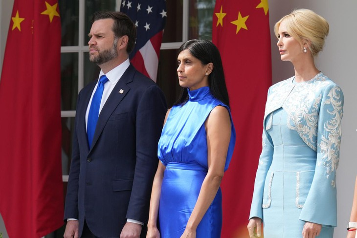 Ivanka Trump diện váy nhà mốt Trung Quốc đón tiếp ông Tập Cận Bình - Ảnh 3.