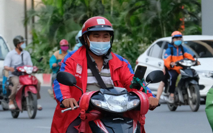 Đại biểu Quốc hội đề xuất tài xế công nghệ là nhóm riêng đóng bảo hiểm xã hội bắt buộc - Ảnh 2.
