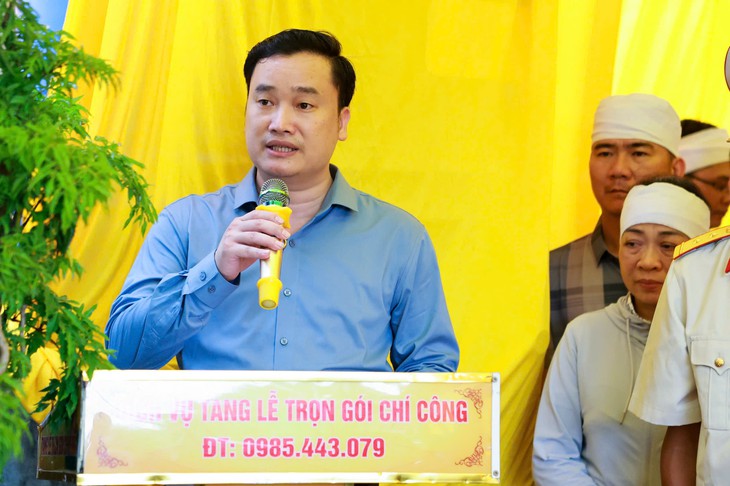 Mẹ già gần 100 tuổi khóc tiễn con trai liệt sĩ: 'Cánh ơi, cho mẹ đi cùng con ơi!' - Ảnh 4.
