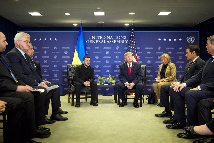 Giao tranh Nga-Ukraine leo thang, ông Trump muốn ông Zelensky ‘dàn xếp’ với ông Putin - Ảnh 1.