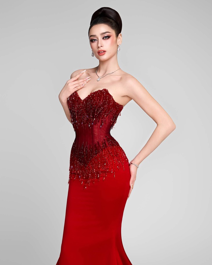 ‘Vinh quy bái Tổ’ gần 20kg theo Emoura Phạm đến Miss Grand International - Ảnh 5.