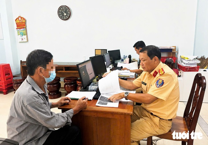 Xử phạt người đàn ông 12 lần vi phạm giao thông qua camera phạt nguội - Ảnh 1.
