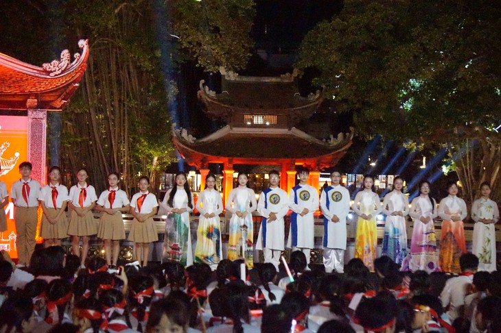 Học sinh ba trường Chu Văn An ‘thao thao bất tuyệt’ về đạo học của người Việt - Ảnh 1.