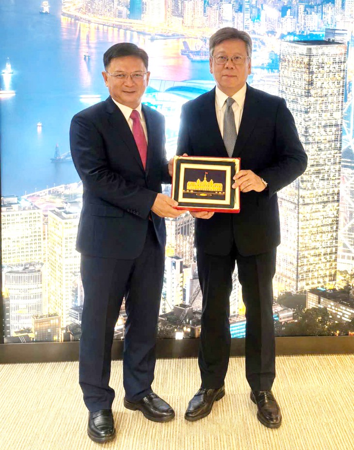 Lãnh đạo TP.HCM học cách Đặc khu Hong Kong chuyển đổi số, phục vụ người dân - Ảnh 2.