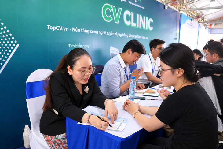 Trường đại học Kinh tế - Luật kết nối doanh nghiệp với sinh viên Qua Câu lạc bộ Doanh nhân - Ảnh 2.