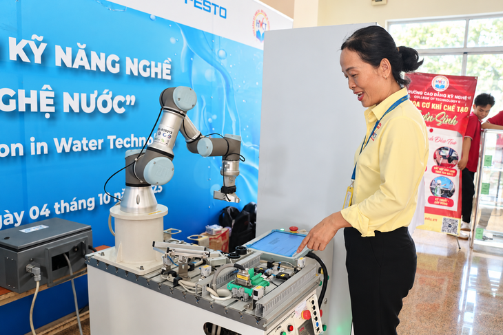 Danh mục ngành, nghề giáo dục nghề nghiệp bổ sung nghề AI, bán dẫn, UAV, đường sắt tốc độ cao - Ảnh 1.