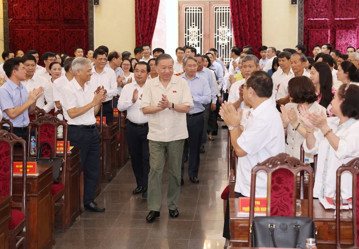 Tổng Bí thư, Chủ tịch nước Tô Lâm tiếp xúc cử tri Hà Nội - Ảnh 1.