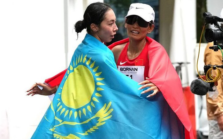 HCV Asiad chưa kịp khoe đã... tróc màu - Ảnh 2.