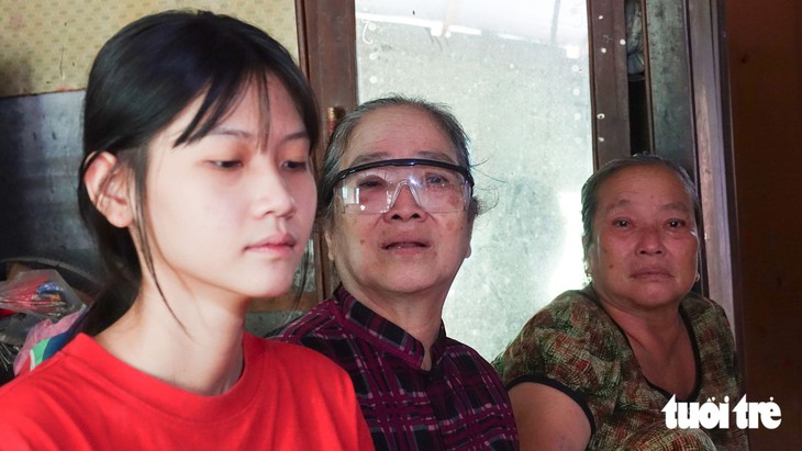 Nữ SV nghèo An Giang 'thà nhịn đói, không bỏ học', móc len, gia sư, phụ đãi đám, làm hết - Ảnh 2.