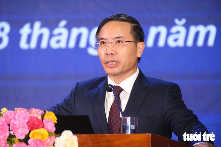 Thống đốc Phạm Đức Ấn: Sinh viên ngân hàng đi thực tập không phải để 'pha
trà, rót nước' - Ảnh
1.