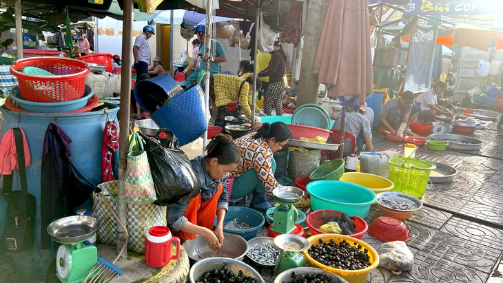 Giáá cả đầu ngày: Cá đồng, chuột đồng miền Tây giá cao giữa mùa nước nổi - Ảnh 3.