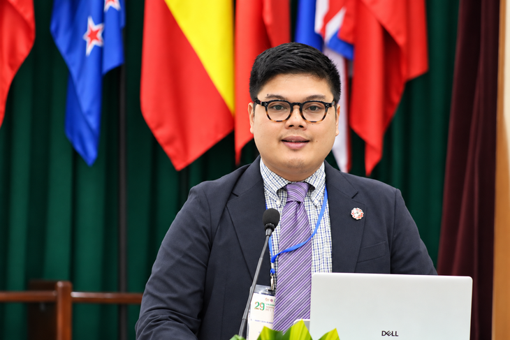 Chuyên gia quốc tế: Học sinh để AI nghĩ thay, trường học phải đổi cách đánh giá - Ảnh 2.