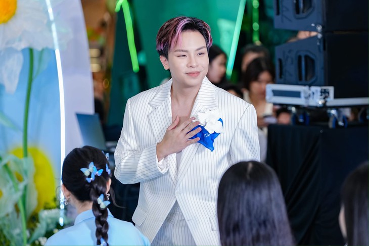 Hứa Kim Tuyền thông báo cho học sinh, sinh viên dùng nhạc không cần xin phép - Ảnh 2.