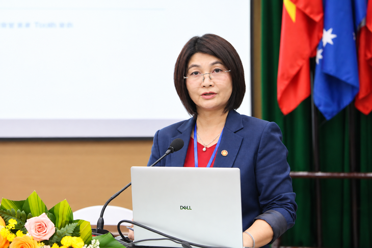 Chuyên gia quốc tế: Học sinh để AI nghĩ thay, trường học phải đổi cách đánh giá - Ảnh 3.