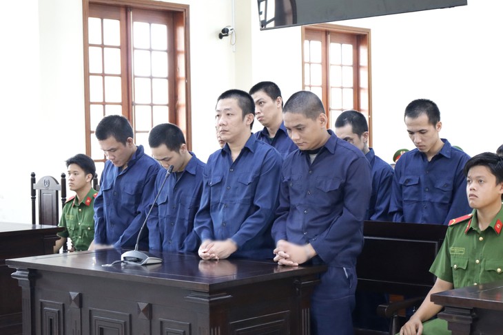 Thủ đoạn tinh vi của nhóm lừa thuê xe ô tô tự lái vừa bị tòa tuyên phạt 78 năm tù - Ảnh 2.