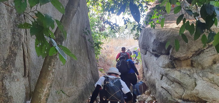Trekking một mình ở Hàm Lợn: Cảnh báo về sự an toàn khi khám phá thiên nhiên - Ảnh 3.