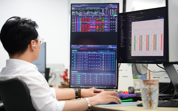Cổ phiếu PNJ, NVL tiếp tục bị bán tháo - Ảnh 2.