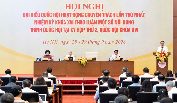 Chủ tịch Quốc hội: Không để người dân, doanh nghiệp phải tự đi tìm xem quy định nào được ưu tiên áp dụng - Ảnh 2.