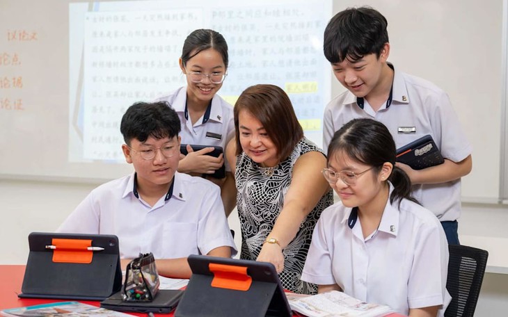 Chuyên gia quốc tế: Học sinh để AI nghĩ thay, trường học phải đổi cách đánh giá - Ảnh 2.