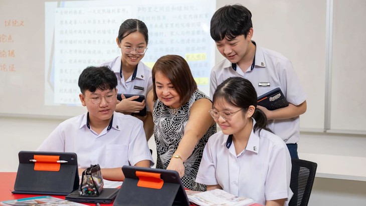 Đào tạo sư phạm ở các nước ra sao, có nhất thiết phải học ở trường sư phạm? - Ảnh 1.