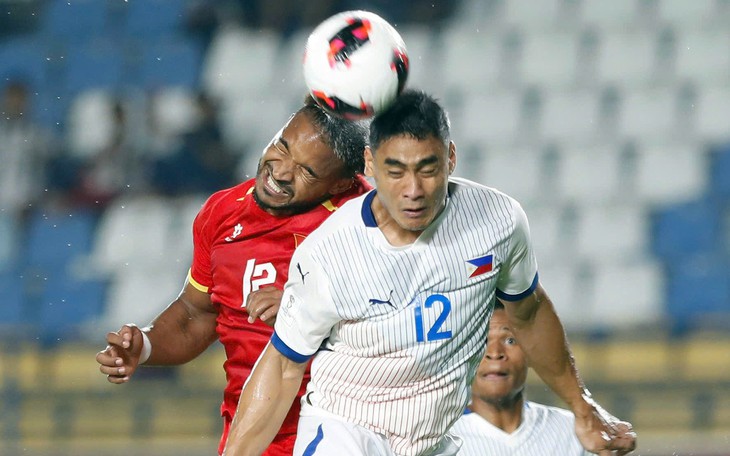 HLV Kim Sang Sik: 'Tuyển Thái Lan có kỹ thuật tốt, tuyến giữa sáng tạo' - Ảnh 2.
