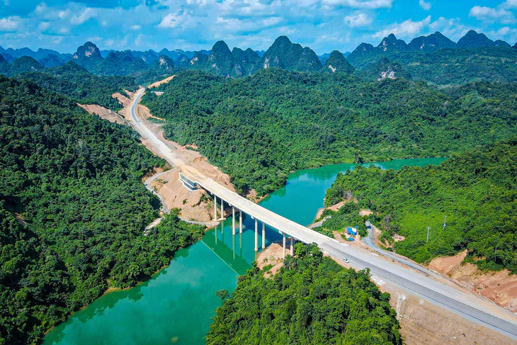 Phó thủ tướng giao 9 tỉnh rà soát kịch bản tăng trưởng đến từng tháng, từng tuần - Ảnh 2.