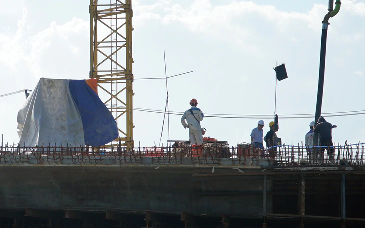 Đà Nẵng: Dự án thoát nước ngầm trăm tỉ trầy trật, công trường ngổn ngang, dân khổ đủ đường - Ảnh 8.