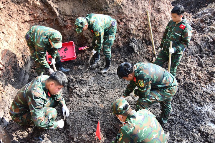 Phát hiện 672 hài cốt liệt sĩ sau hơn 3 tháng tìm kiếm ở công viên Lê Thị Riêng - Ảnh 2.