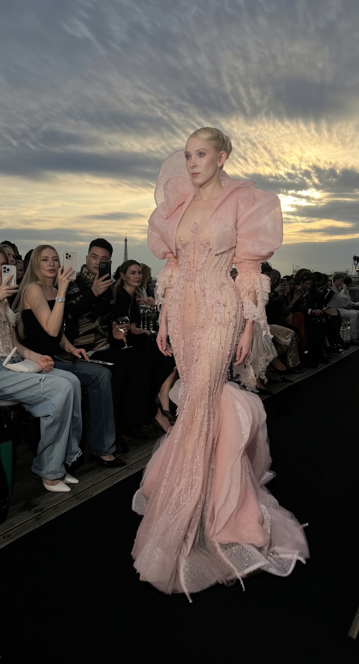 Phong Đinh đưa khu vườn Đà Lạt lên sàn diễn Paris - Ảnh 4.