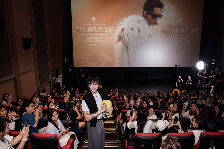 Phim concert của một ngôi sao Việt Nam kịch trần 13,5 tỉ đồng, rất thấp so
với ngôi sao quốc tế - Ảnh
2.