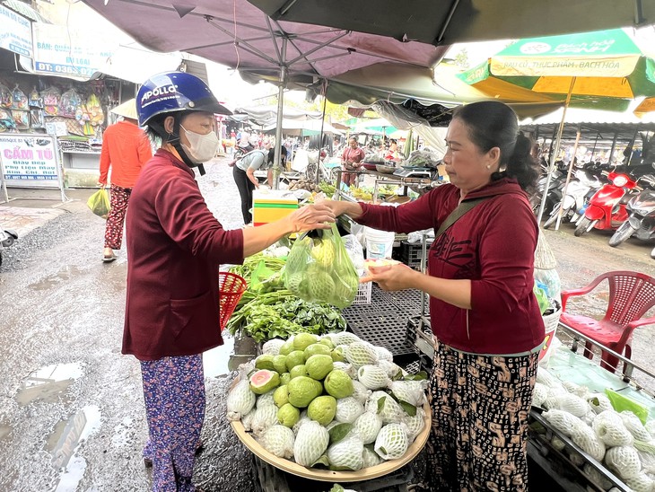 Giá cả đầu ngày: ổi tăng giá - Ảnh 3.