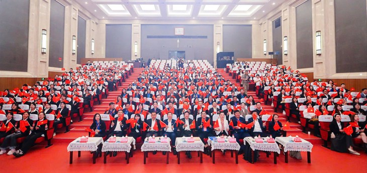 Thế hệ trẻ Việt Nam nối tiếp sự nghiệp hợp tác Việt - Trung tại Học viện Cán bộ Hồng Nham - Ảnh 2.