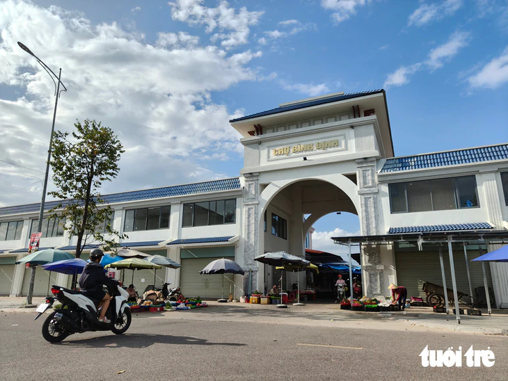 Gia Lai: Hơn 100 kiot chợ Bình Định khang trang xây xong đóng cửa - Ảnh 1.