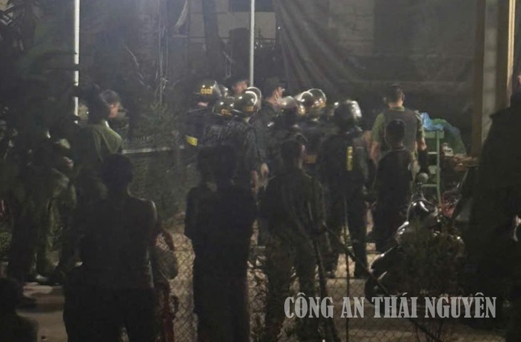 Không được ở nhờ, người đàn ông ở Thái Nguyên cố tình chống đối làm 2 công an bị thương - Ảnh 3.