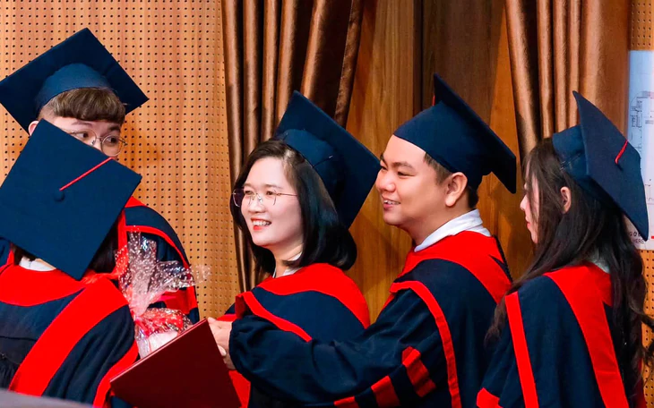 Chuẩn cơ sở giáo dục đại học mới: Có đào tạo tiến sĩ phải có ít nhất 40% giảng viên tiến sĩ - Ảnh 5.